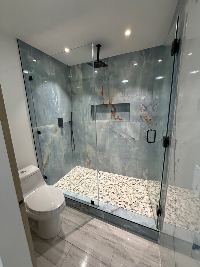 Building Photo - 2396 Redlands Dr