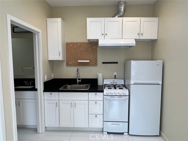 Foto del edificio - 6162 Outlook Ave