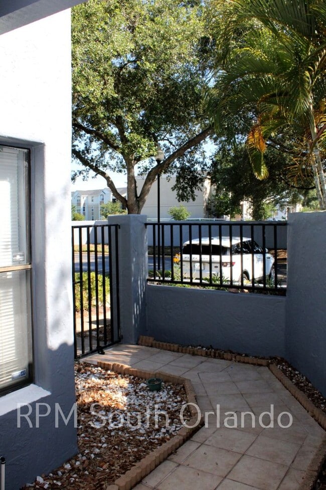 Building Photo - Two bed and Two bath Condo by Mall of Millenia