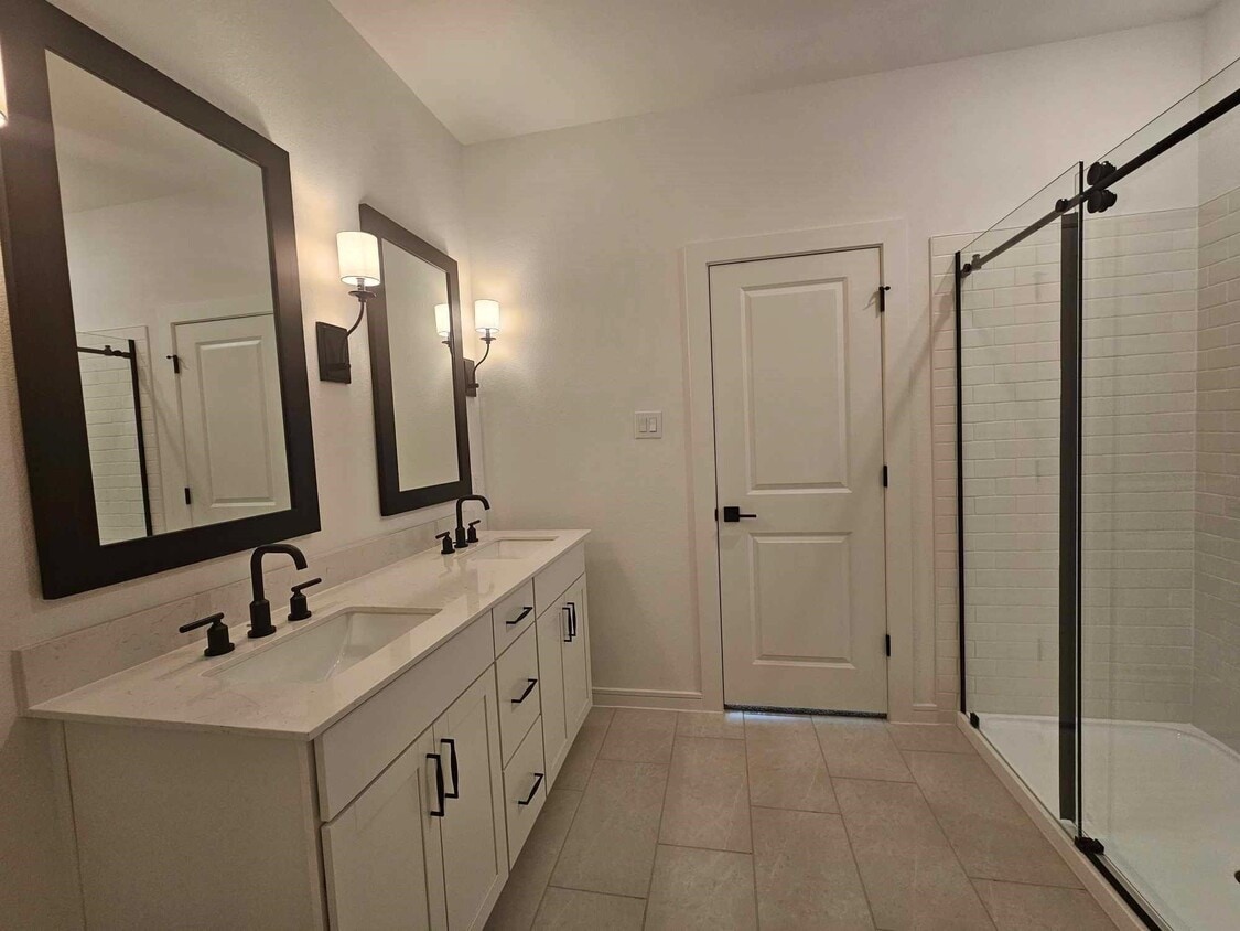 Foto principal - 8438 Tranquil Bay Ct