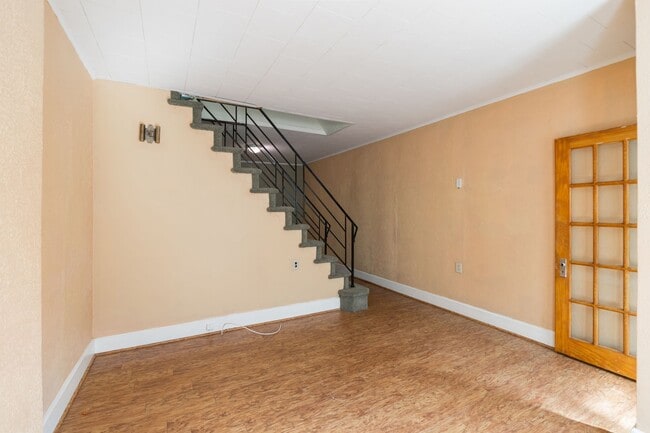 Building Photo - Charming South Philadelphia Home