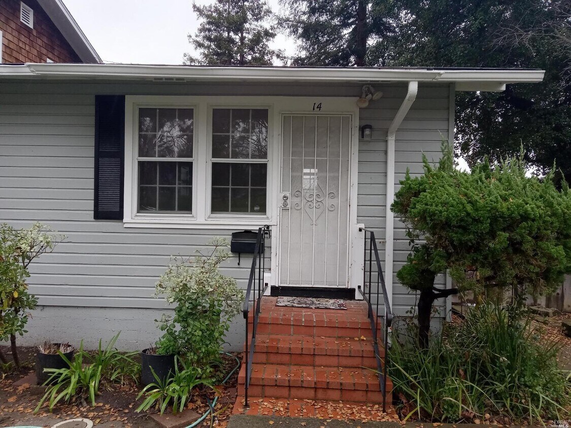 14 Selfridge St, Vallejo, CA 94590 Condo for Rent in Vallejo, CA