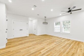 Building Photo - 6103 Cavalier St
