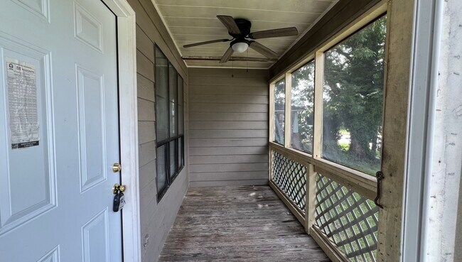 Front Porch - 311 W Sumter St