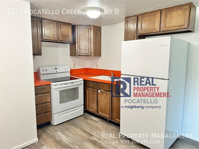 Building Photo - 2 bedroom 1 bath apartment