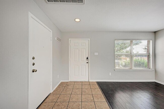 Building Photo - 1302 Casa Blanca Cove