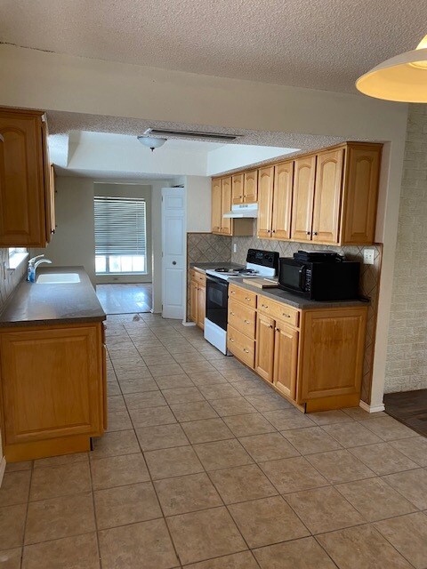 Building Photo - 3502 Kirby Creek Dr