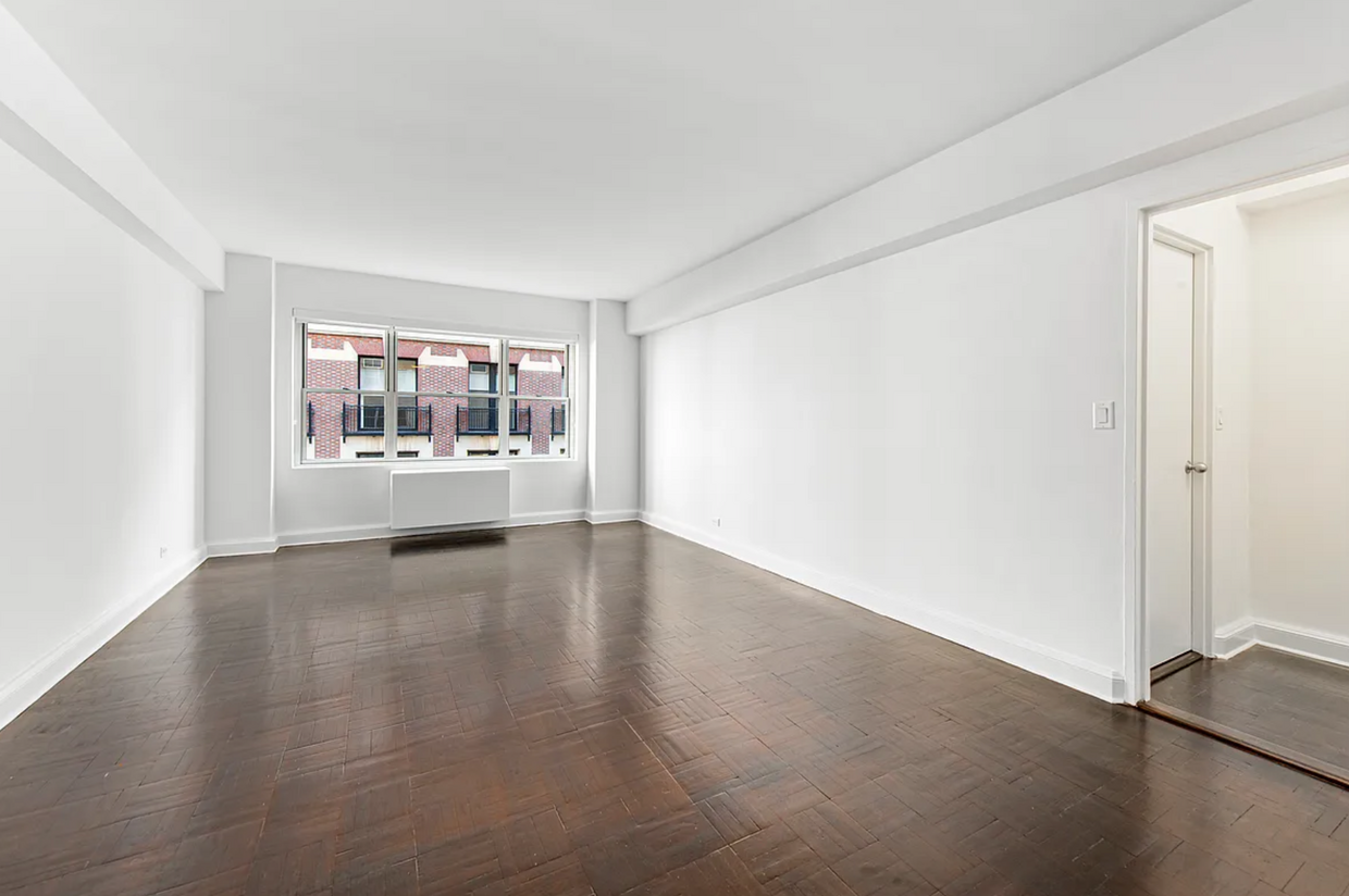 Foto principal - 135 E 55th St