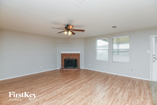 Building Photo - 1000 Bumble Bee Dr