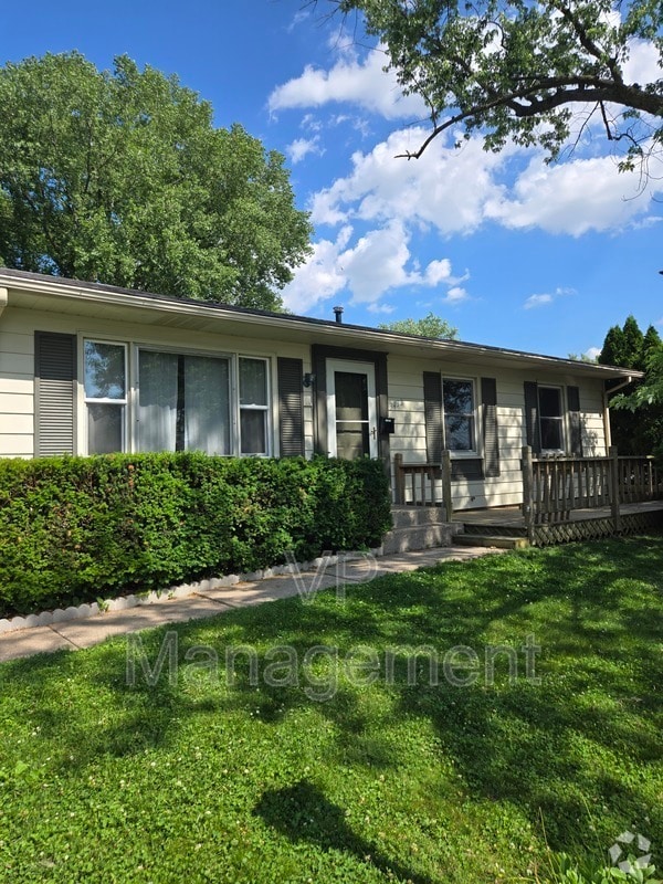 Building Photo - 3433 Somerset Dr