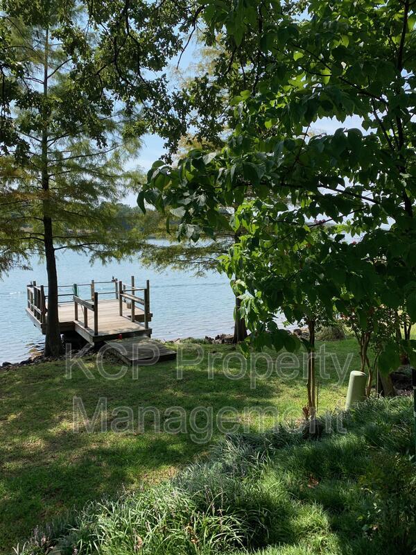 Building Photo - 2515 Lakeside Dr