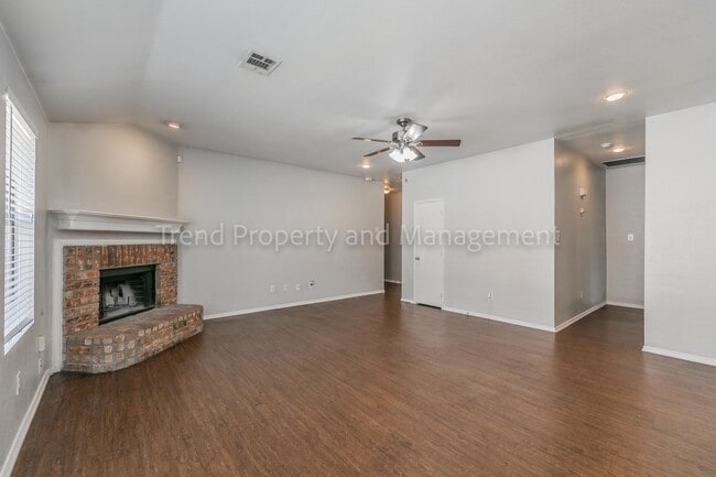 Building Photo - Updated 3 bedroom 2 bath in South West Fort Worth