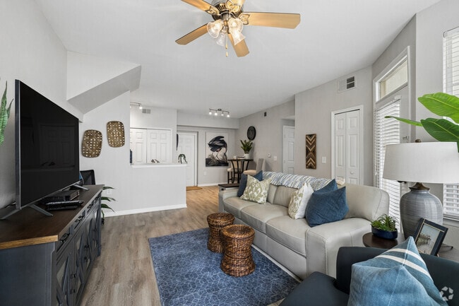 B4 2BR, 2BA - 928SF - Goldelm at Braden River