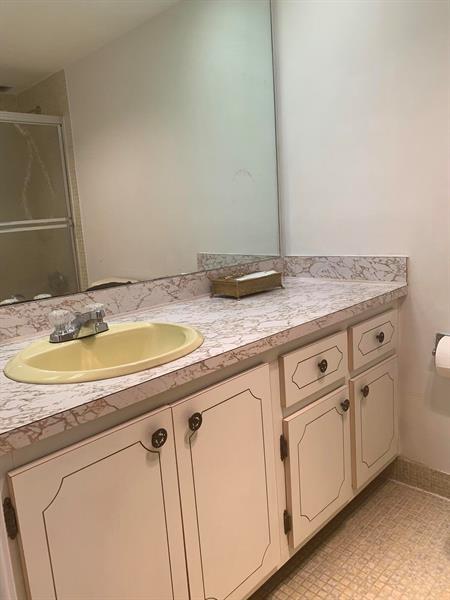 Foto del edificio - 3221 SE 12th St