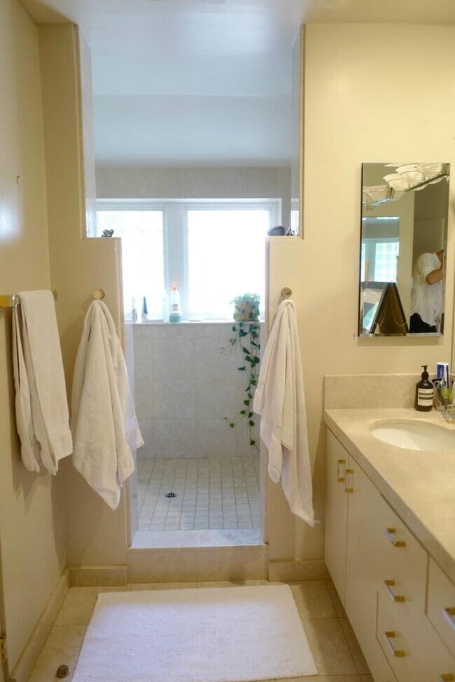 Foto del edificio - Coming Soon! Cozy home in South Pasadena.