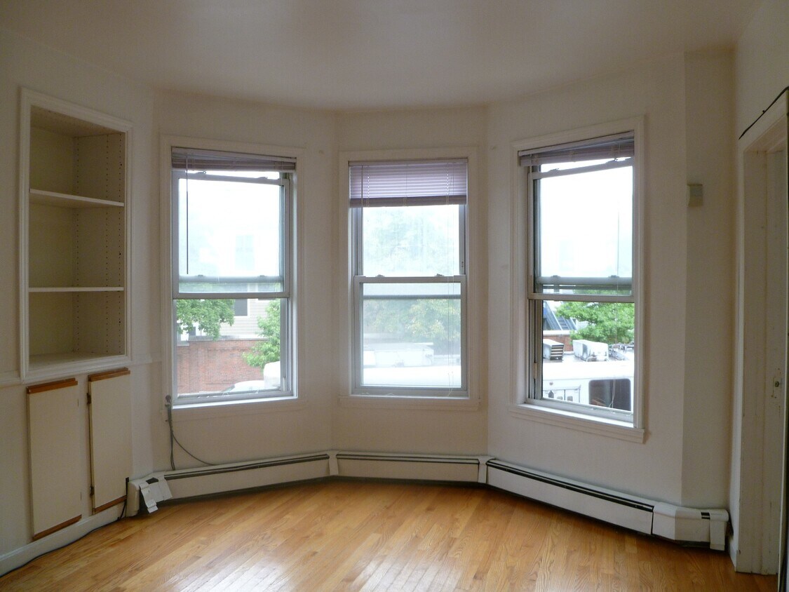 Building Photo - 854 Huntington Ave