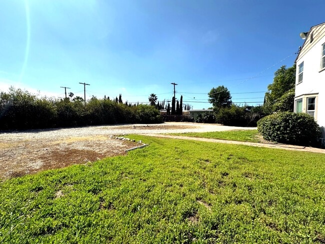 Building Photo - 10847 Balboa Blvd