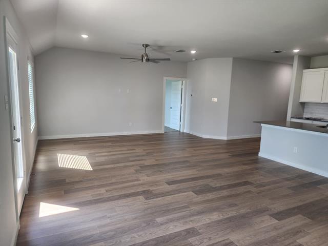 Foto del edificio - 915 Honeydew Ln