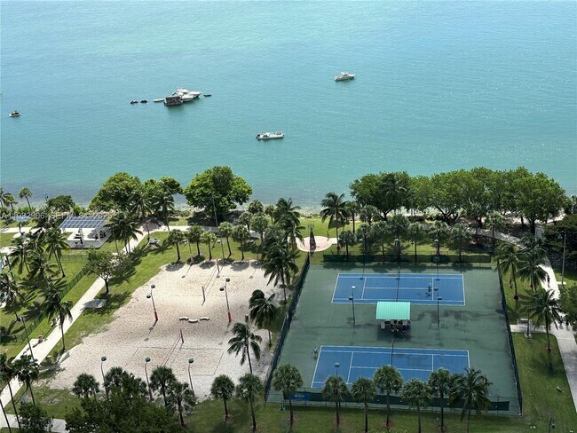 Foto del edificio - 1750 N Bayshore Dr