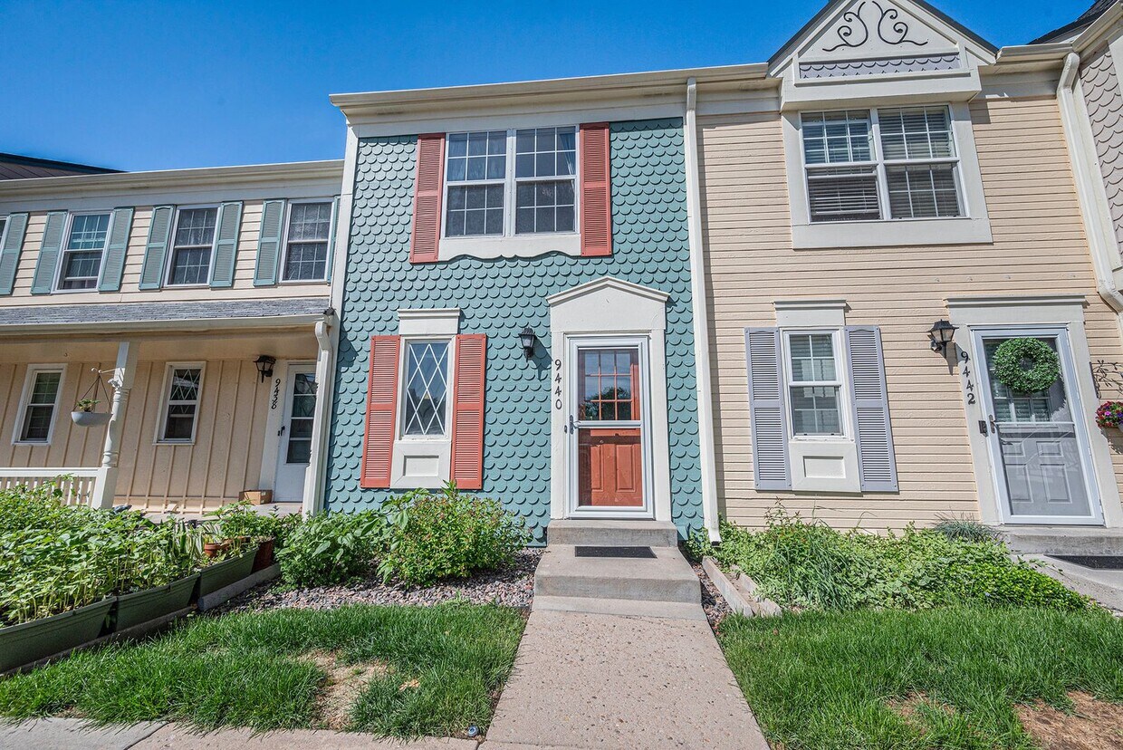 Foto principal - Aug 2025 - 2 Bedroom 1.5 Bathroom Townhome...