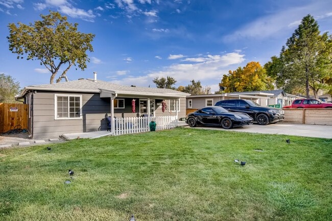 Building Photo - Updated Edgewater Home with Backyard Oasis