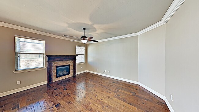 Building Photo - 3 Bedroom, 3 Bathroom Home In Luxurious Hallbrooke Addition!
