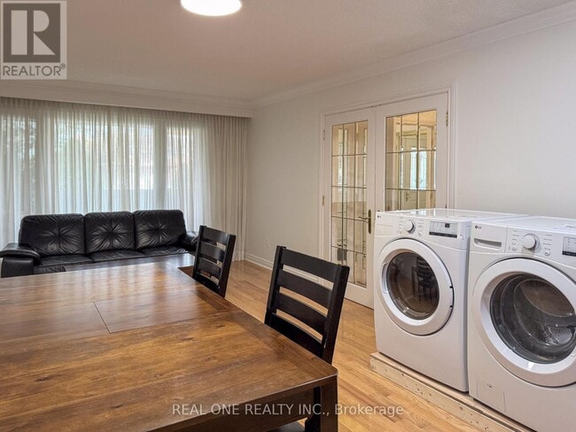 Building Photo - 1759 Sherwood Forrest Cir