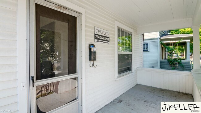 Foto del edificio - 4 br, 1 bath House - 112 Adams Ave