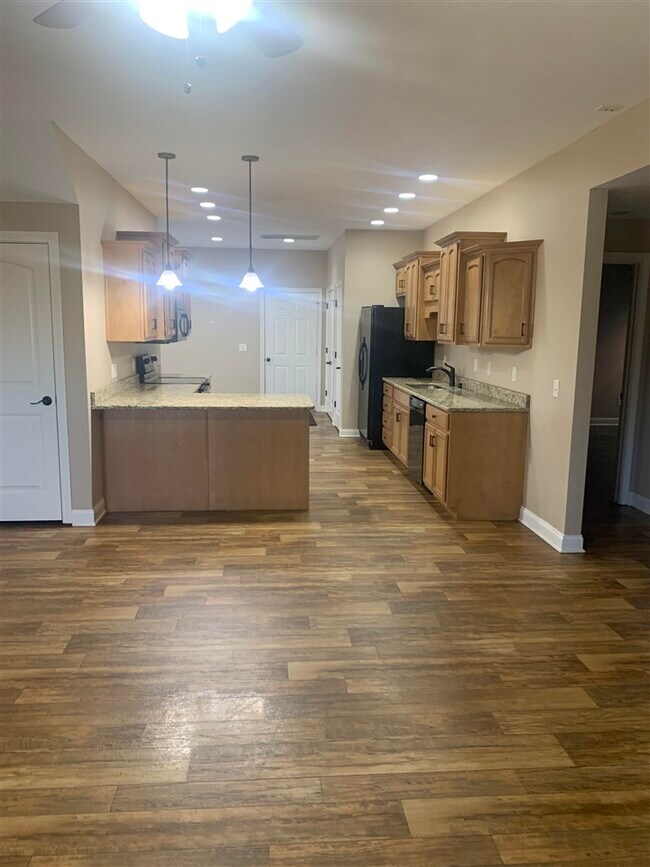 Building Photo - 617 Springfield Blvd