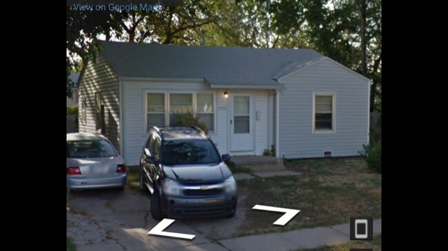 Building Photo - 2250 N Estelle St