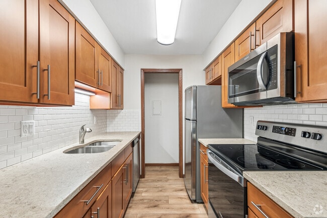 2BR, 1BA - 850SF - Kitchen - Heathercrest Apartments