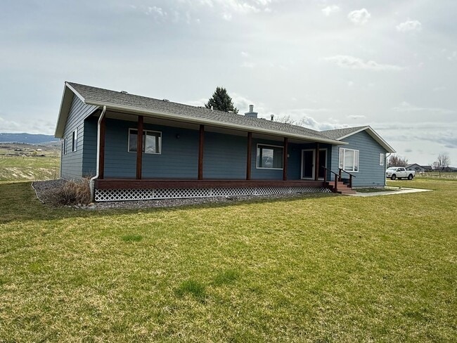 Building Photo - Peaceful Country Living – Spacious 2 Bed, 2.5 Bath Home in Corvallis