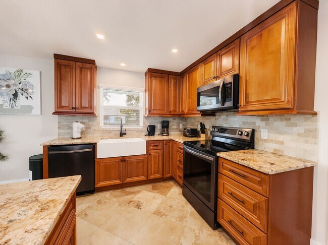 Foto del edificio - Discover the perfect Naples Park rental just minutes from the beach.