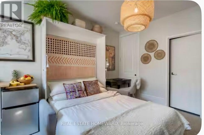 Building Photo - 336 Davenport Rd