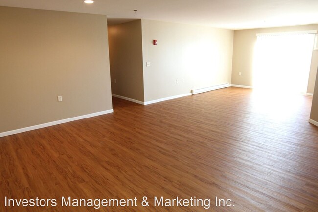Building Photo - 3850-3880 Garden View Dr