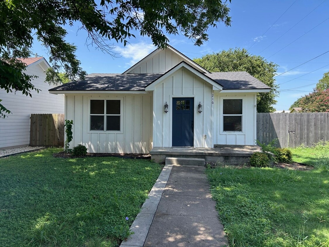 Primary Photo - Updated McGregor Home