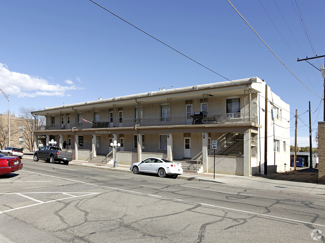 Primary Photo - Broadway Apartments