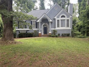Building Photo - 3860 Brookview Point