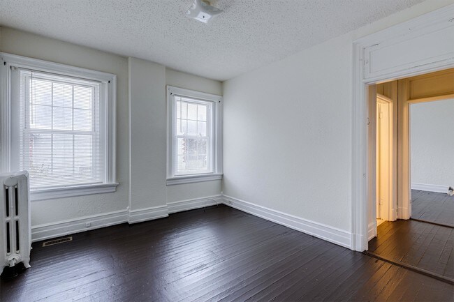 Foto del edificio - 2819 Barton Ave