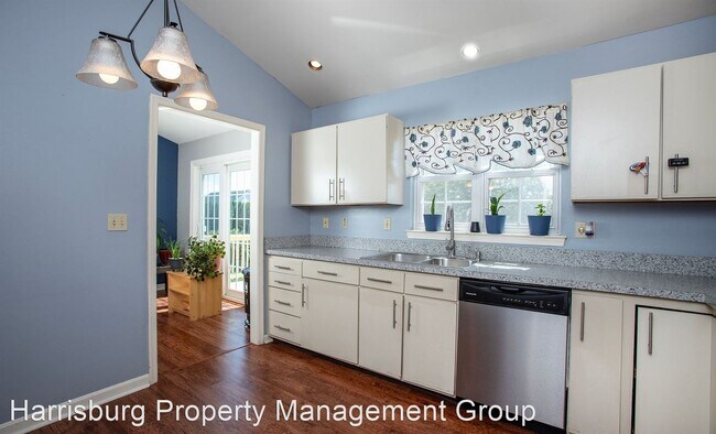Building Photo - 3 br, 2.5 bath House - 310 Wheatstone Dr