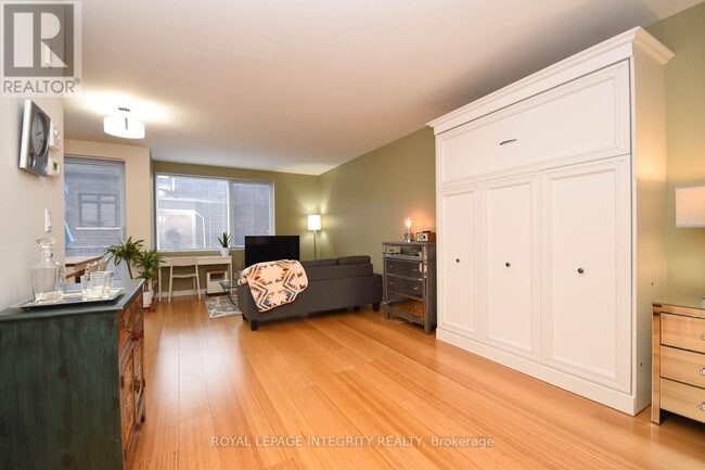 Building Photo - 1014 Bank St