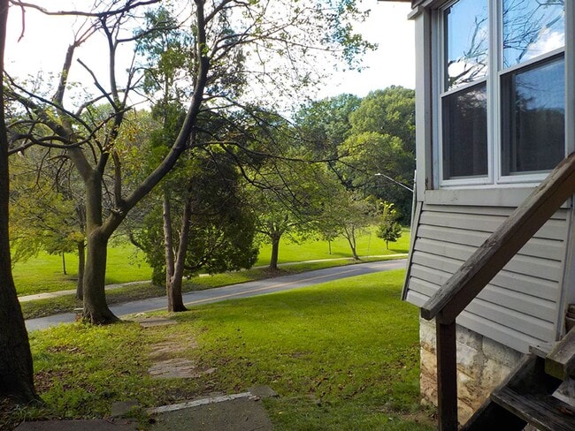 Building Photo - Bright, Spacious Single Family Home Across...