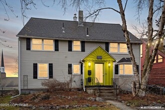 Building Photo - 1334 K St