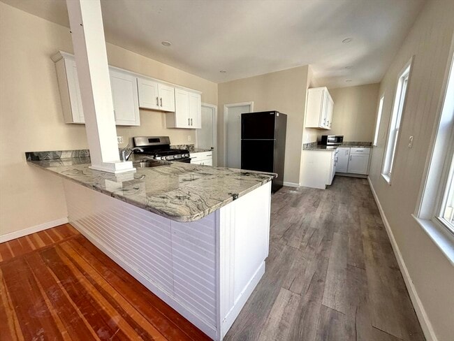 Building Photo - 21 Oakland Ave