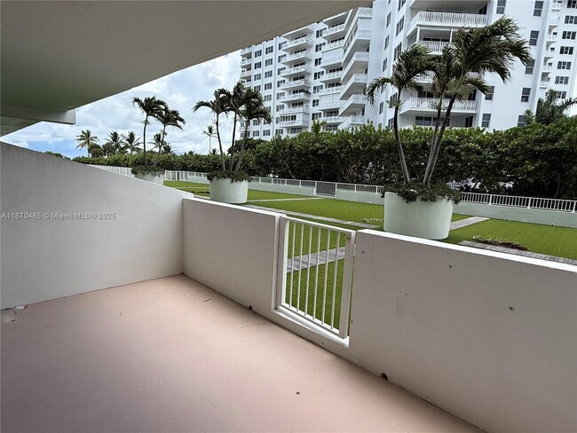 Building Photo - 199 Ocean Ln Dr