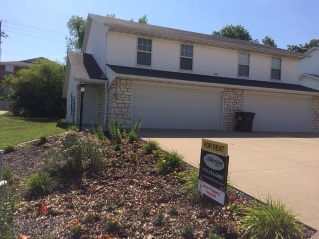 Primary Photo - 4905 Charm Oak Dr