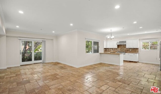 Building Photo - 10616 Kinnard Ave