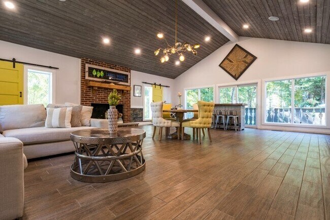 Foto del edificio - Laurel Woods Apartments