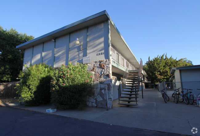 Building Photo - 8th Street Apartments