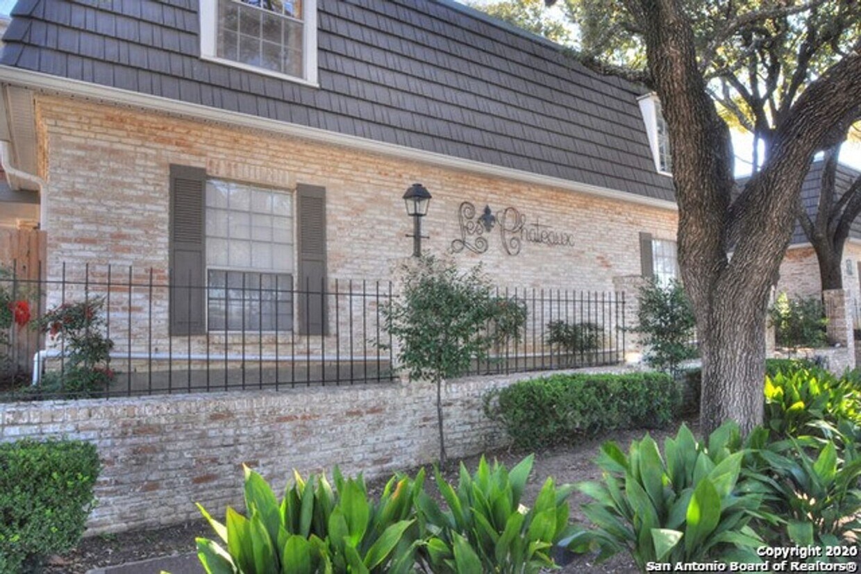Primary Photo - Beautiful Condo!